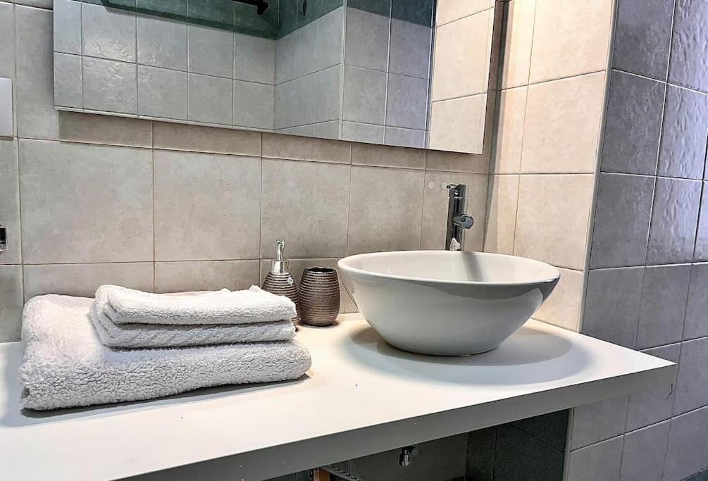 Апартаменты Loft Deluxe Metro Bengasi Турин Экстерьер фото
